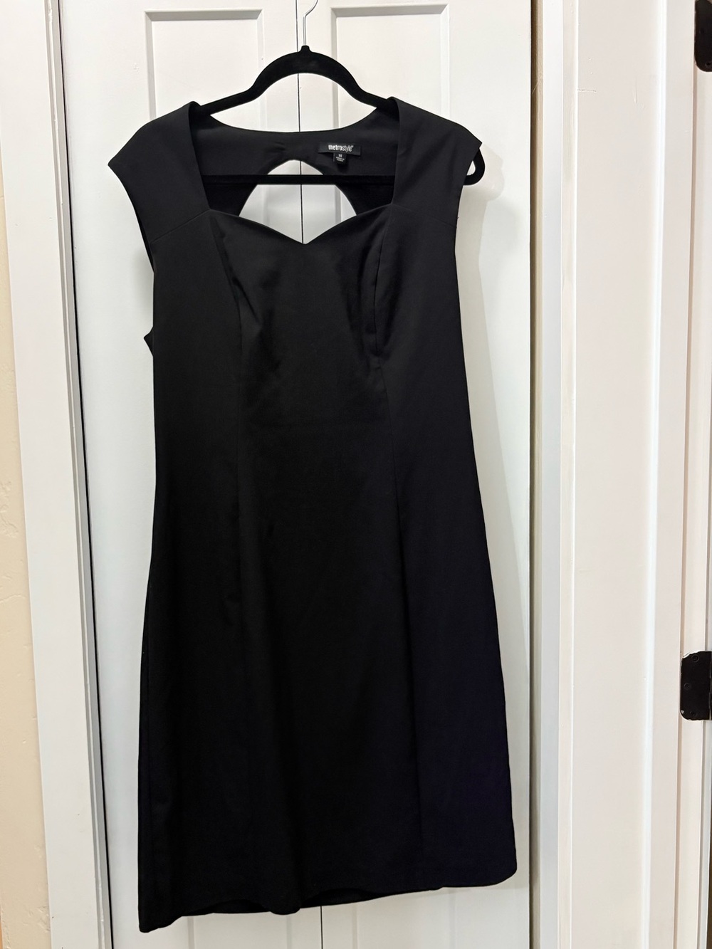 Metro Style Black Sleeveless Cocktail Dress - with side zipper size 14